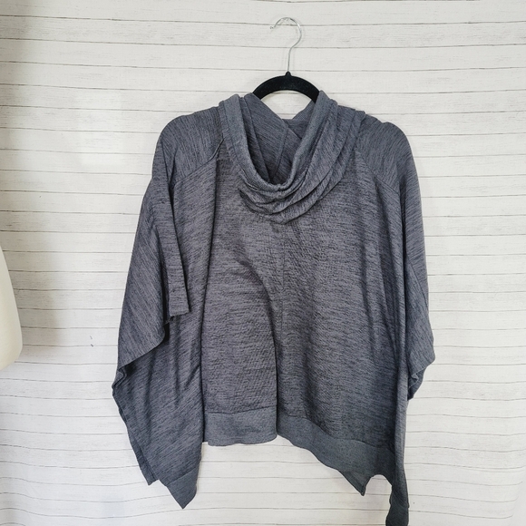 Athleta Blissful Yoga Hooded Poncho, Heathered Gray, sz Small - Picture 10 of 10